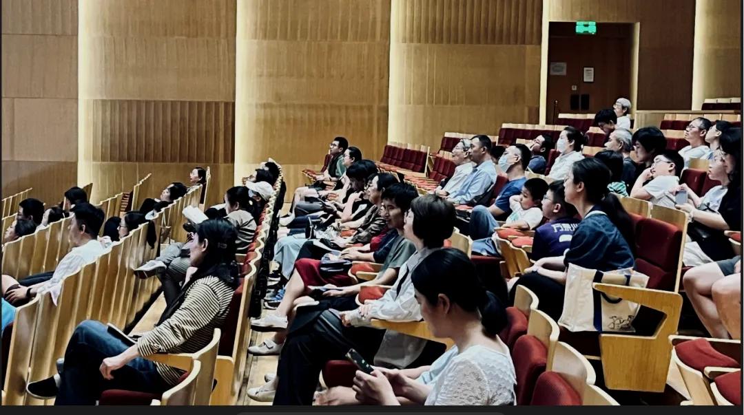 智探科技奥秘 逐梦蔚蓝长空|青少年科普阅读行动公益课堂国图开讲